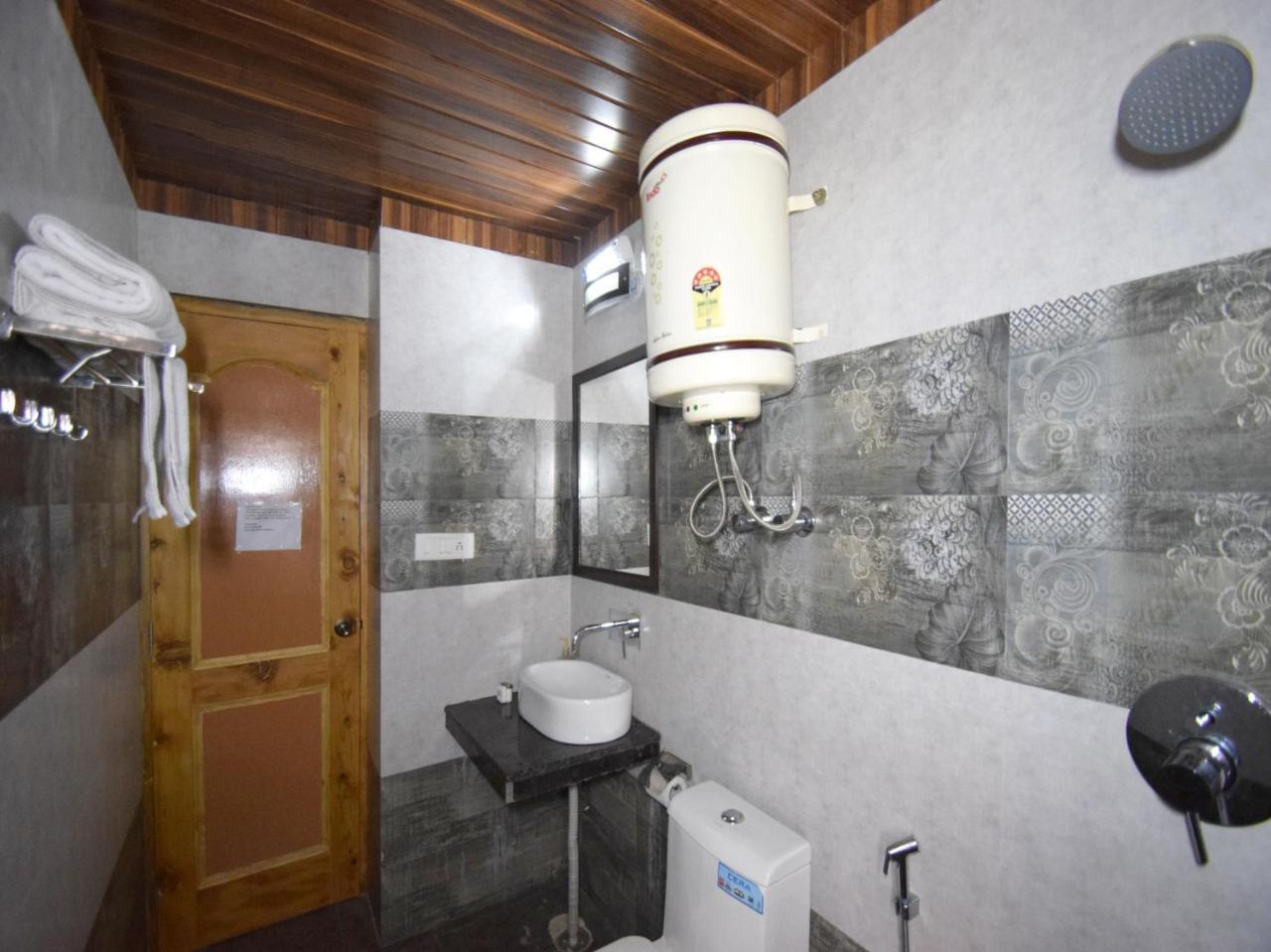 Oyo 10255 Hotel Red Apple Manāli Zewnętrze zdjęcie